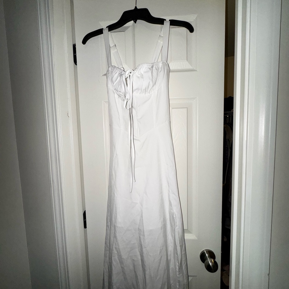 Elegant White Maxi Dress